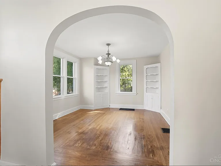 3017 Hull Ave — Photo 12