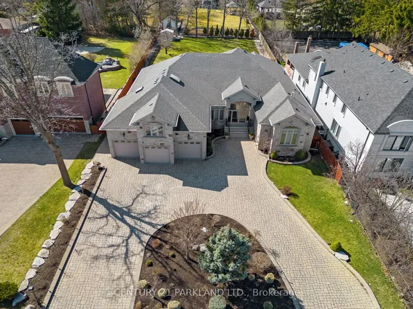 16 Boyle Dr, Richmond Hill, ON L4C 6C9