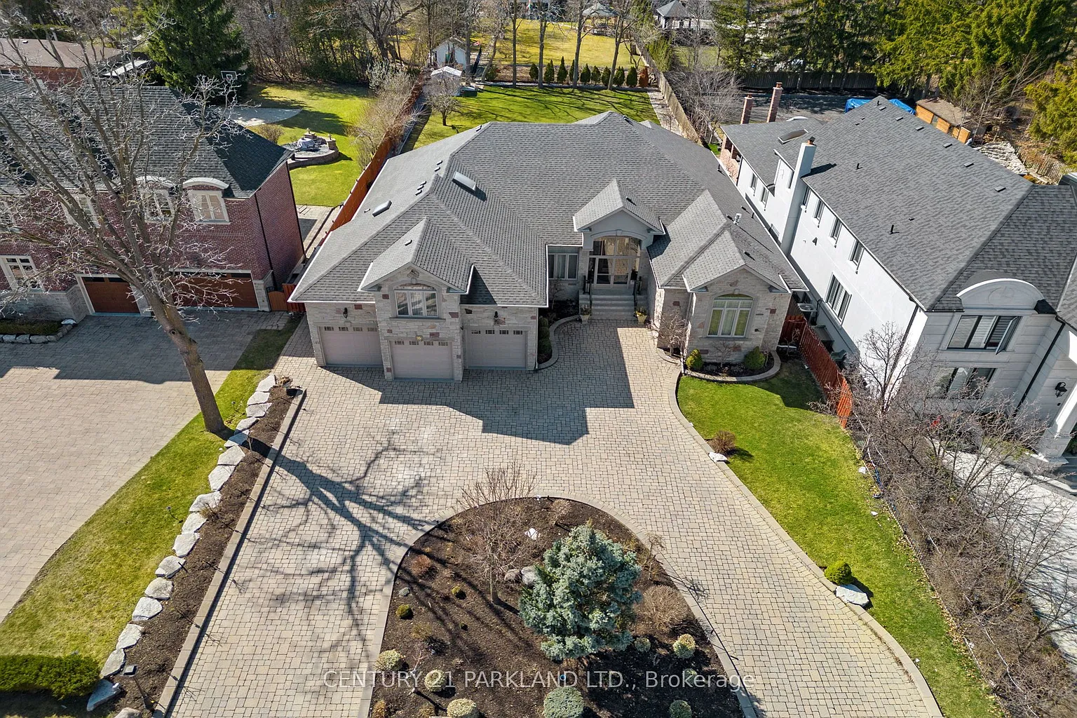 16 Boyle Dr photo 1