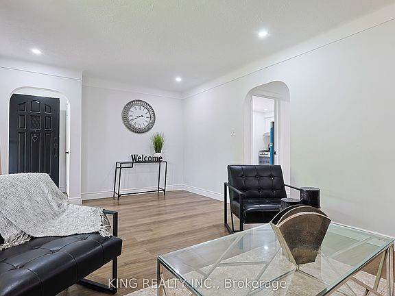 5th image of 54 Tweedsmuir Ave
