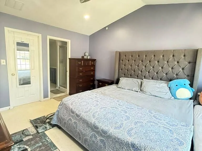 24 Tottenham Ct — Photo 12