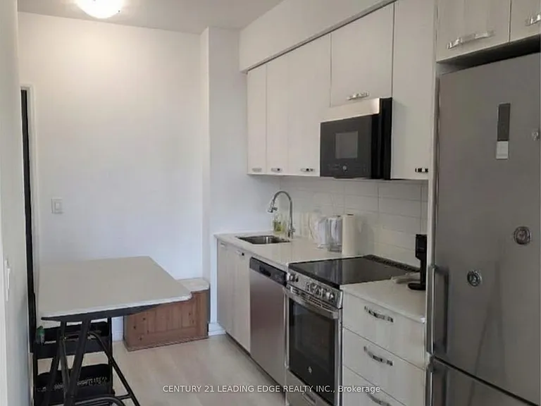 75 James St S #1303 — Photo 6