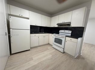 12215 W Dixie Hwy #206, Miami, FL 33161