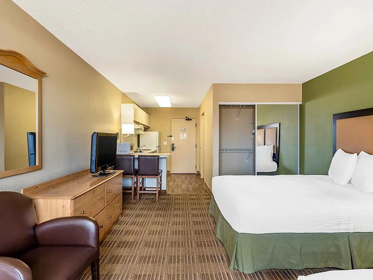 Studio Suite - 2 Queen Beds