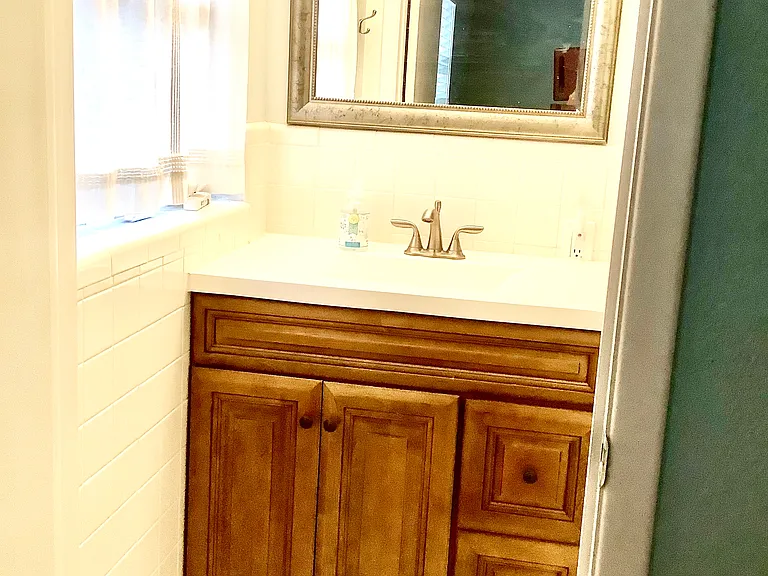 148 Overbrook Dr E — Photo 14