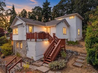 3938 Wilkinson Rd, Saanich, BC V8Z 5A2