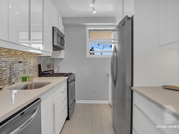 3rd image of 5800 Arlington Ave APT 15D