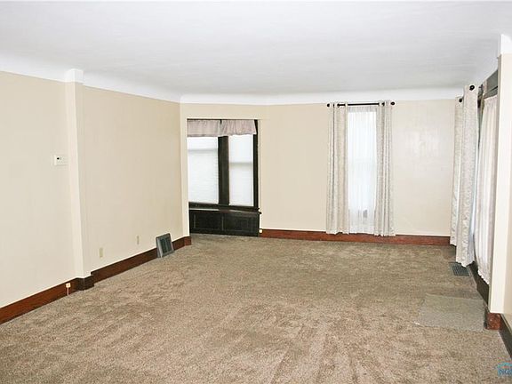 4th image of 1410 Croghan St