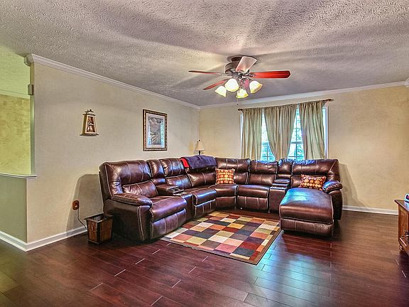 5th image of 122 Kings Mountain Dr