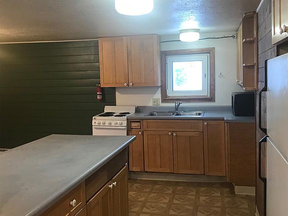 3rd image of 760 17th Ave #A