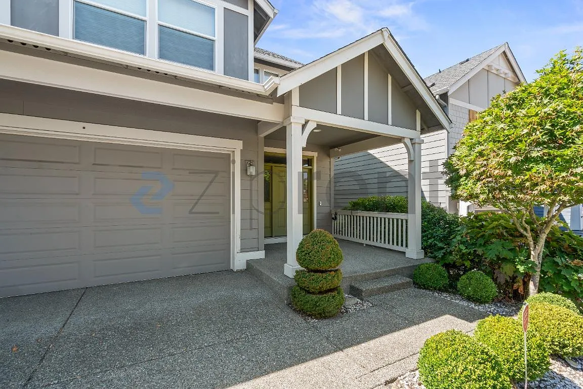 3 bed, 2.5 bath, 2270 sqft, $3,525 — Photo 2