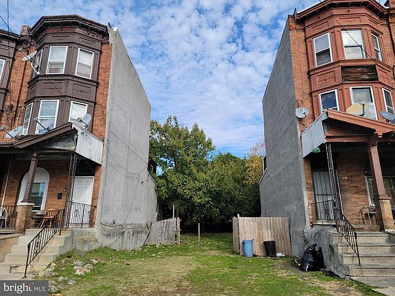 2nd image of 1127 W Erie Ave #29