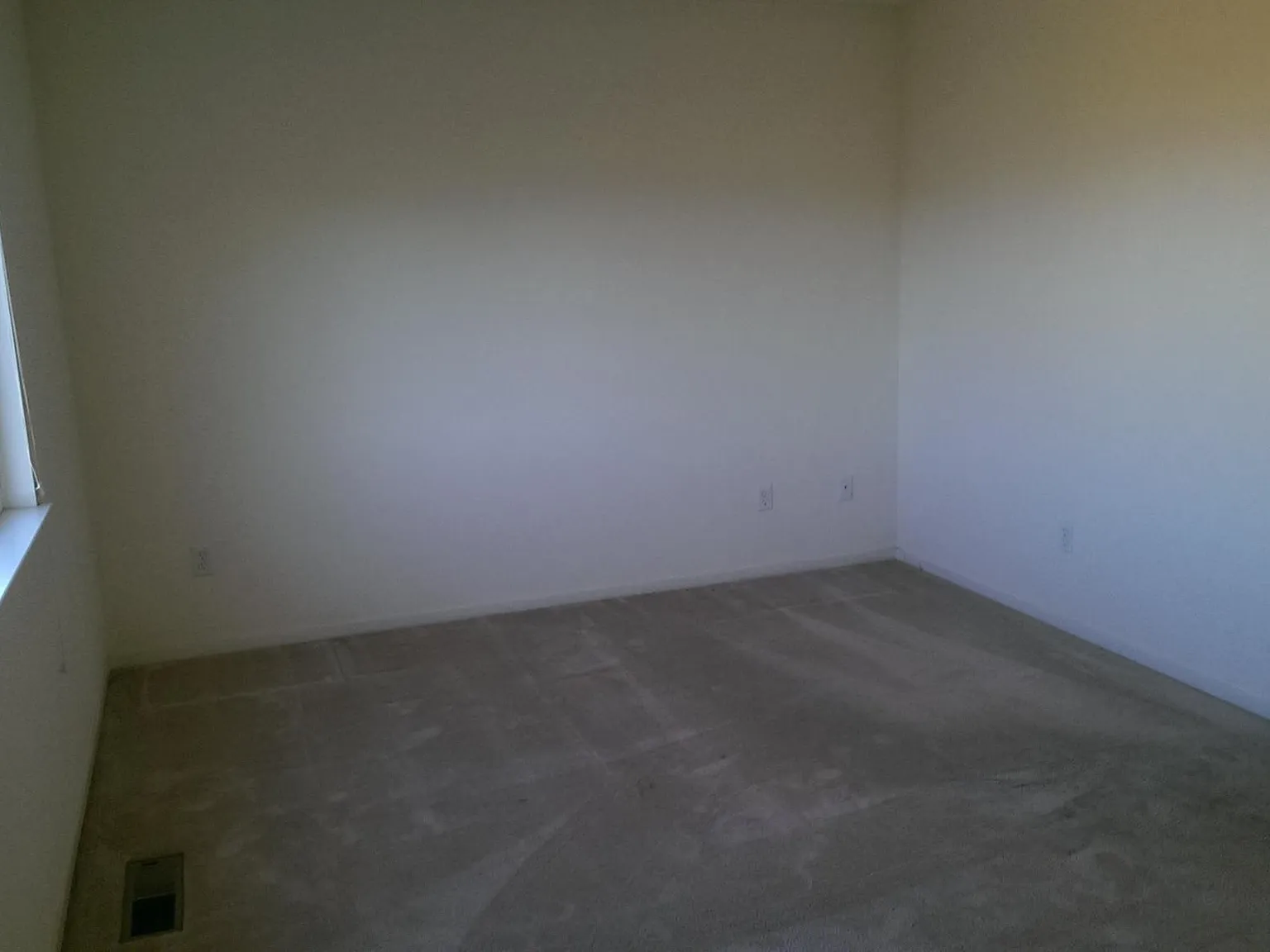 3 bed, 1390 sqft, $2,400 — Photo 3