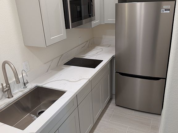 3rd image of 8551 Kenneth Clyde St #2