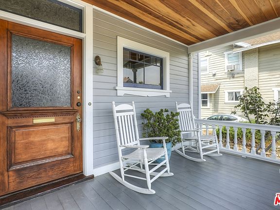 5th image of 2723 S La Salle Ave