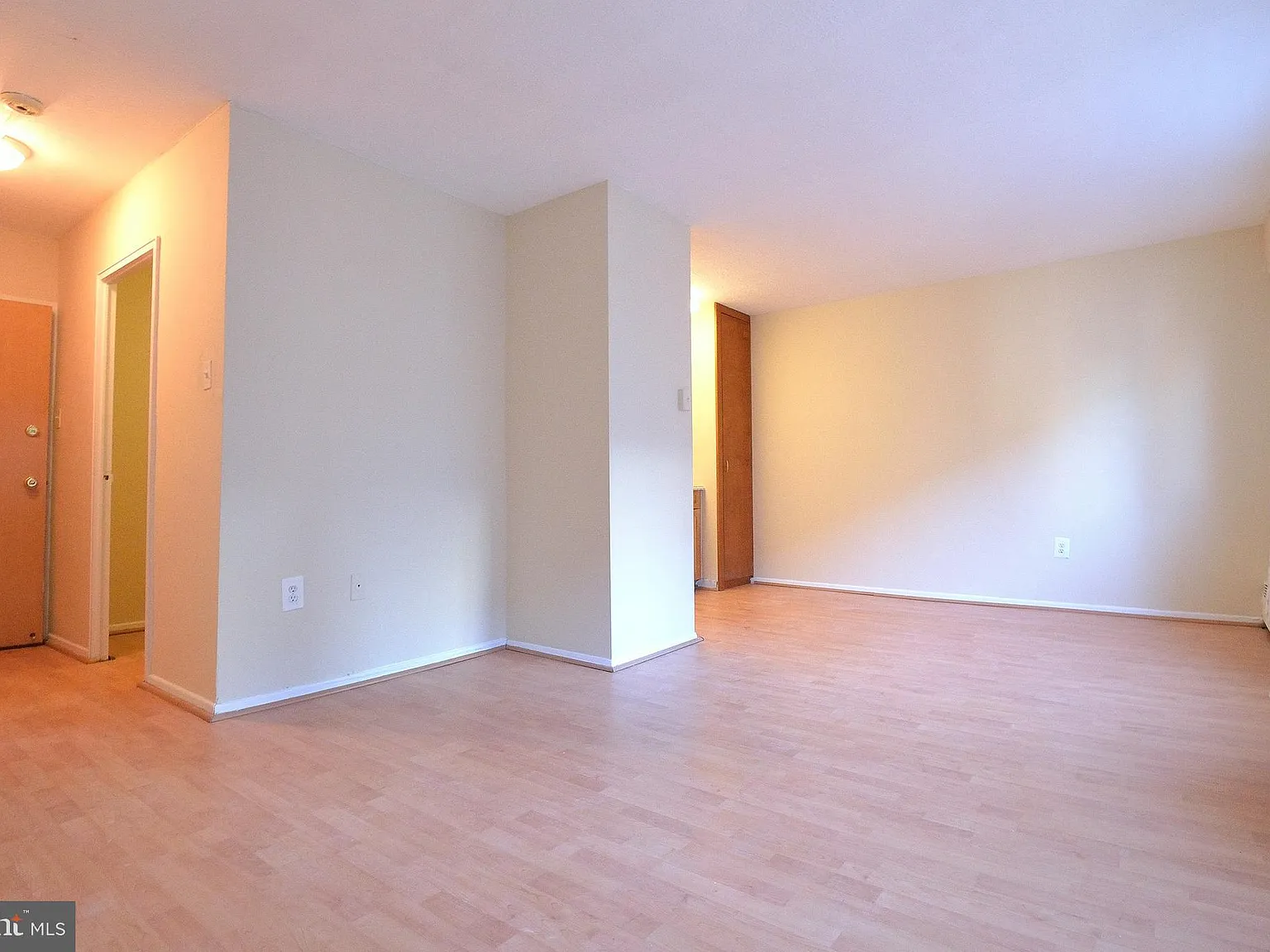 Studio, 406 sqft, $1,395 — Photo 4