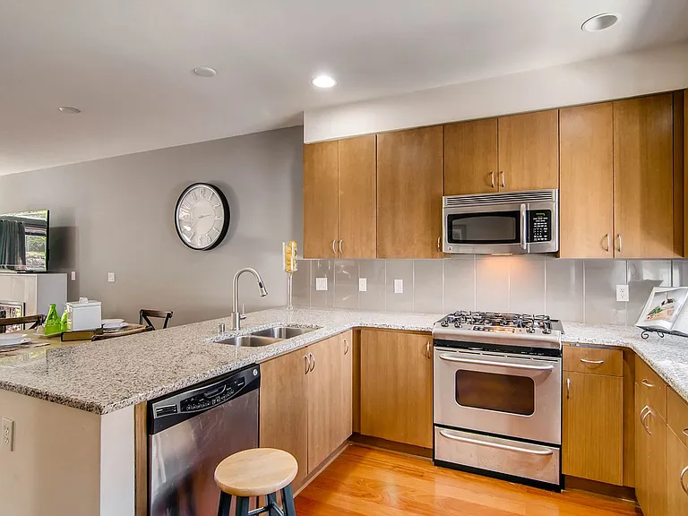 15209 NE 81st Way #105 — Photo 7