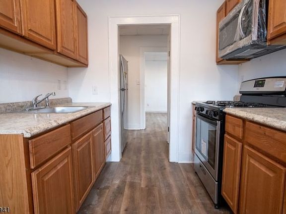 2nd image of 529 Washington Ave #1