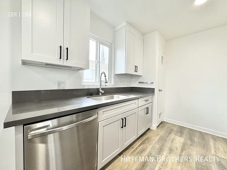 4132 W 118th St #H — Photo 4
