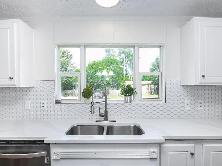 31606 Bryan St — Photo 18