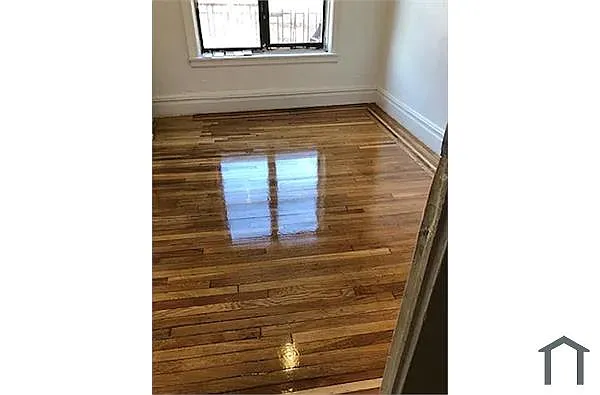 Building Photo - 2114 Daly Ave #3B