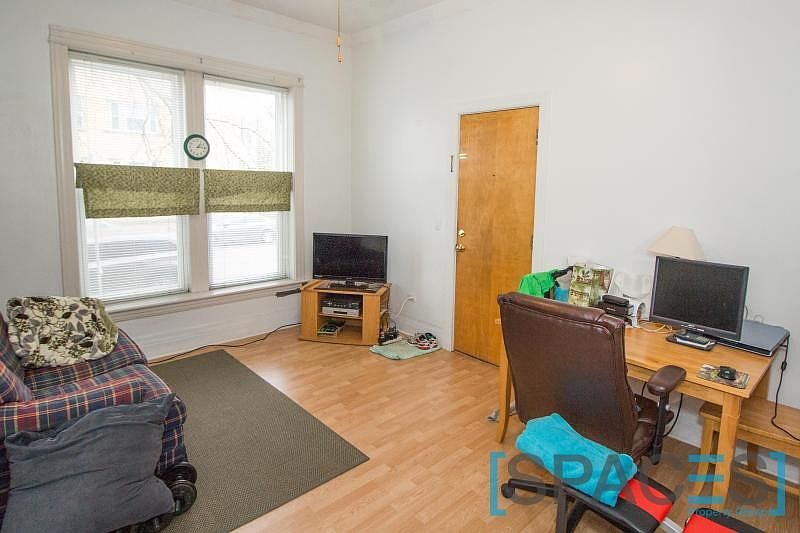 1st image of 1926 W Leland Ave APT 1R