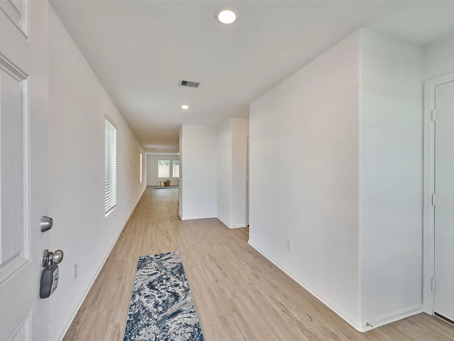 4 bed, 1683 sqft, $1,800 — Photo 3