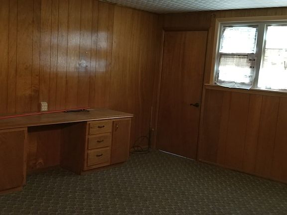 2nd image of 1100 S Katherine St
