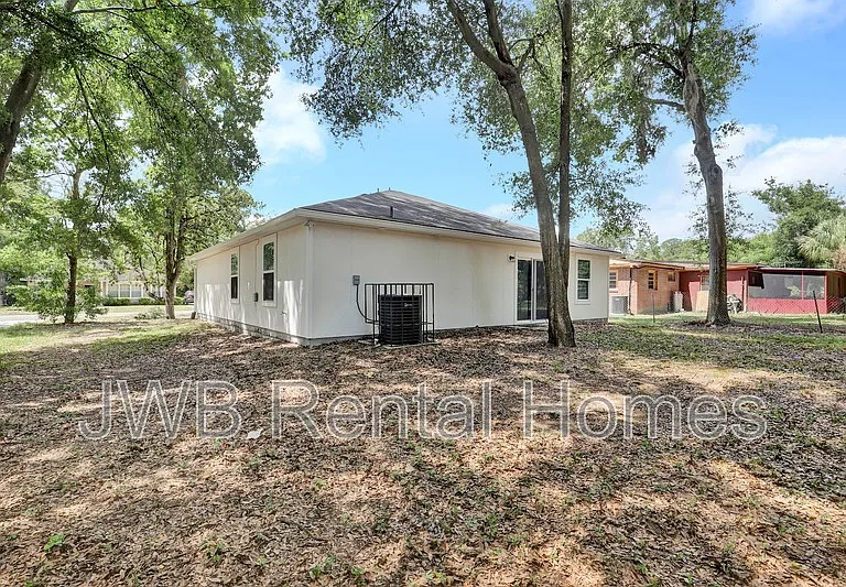 4643 Williamsburg Ave — Photo 14