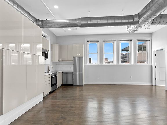 3rd image of 132 Temple St Unit 301