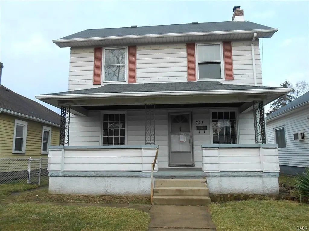 706 Elwood St photo 1