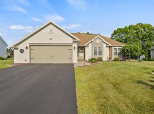 92 Albury Dr, Rochester, NY 14626