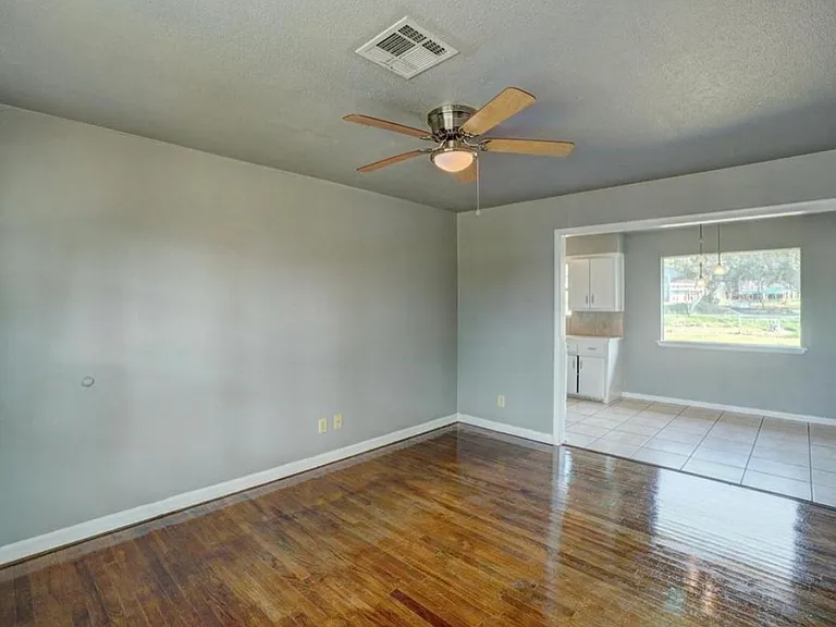 5325 NW Euclid Ave — Photo 7