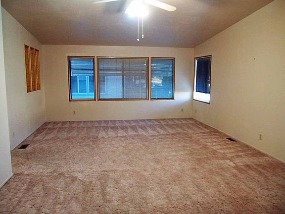 5th image of 8301 W Willowcourt Dr