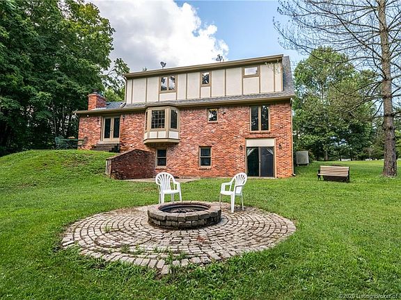 3rd image of 6915 Abbey Woods Dr NE