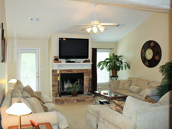 2nd image of 1597 Newman Dr