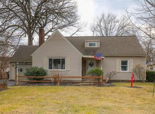 365 Pemberton Rd, Rochester, NY 14622