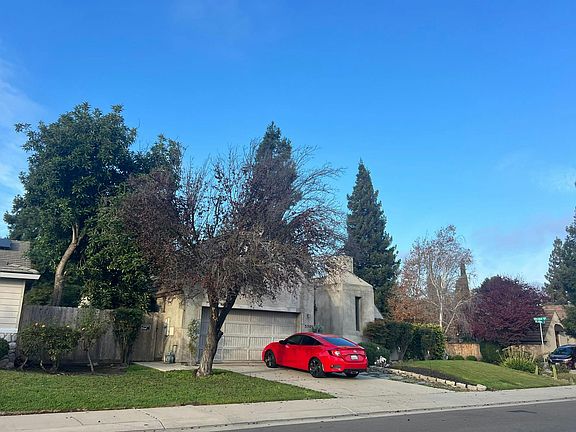 3rd image of 3509 Des Moines Dr