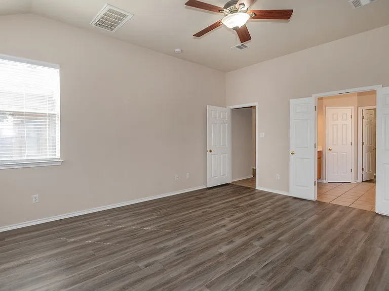 1612 Melissa Oaks Ln — Photo 17