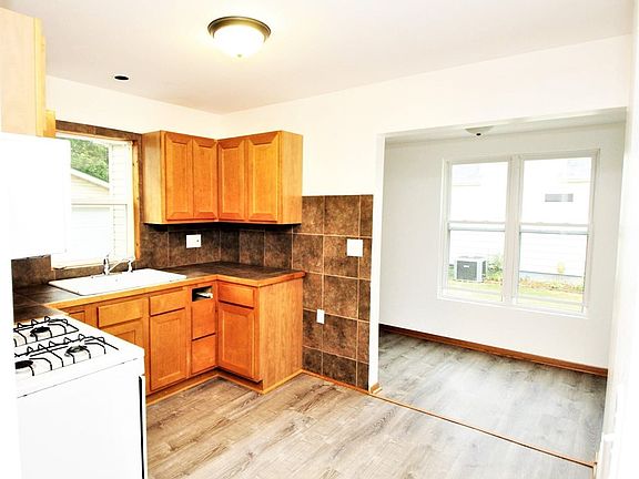 4th image of 536 Olive Ct