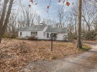 8 Mount Grey Rd, Stony Brook, NY 11790