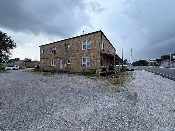 2nd image of 436 Redwood Dr