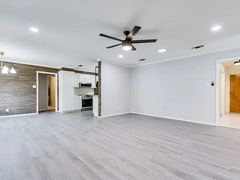 2708 Canyon Creek Dr — Photo 10