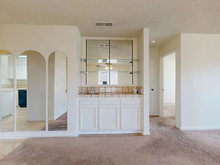 1027 W Dakota Ave #104 — Photo 4