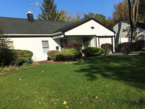 2nd image of 14922 Huntington Ct