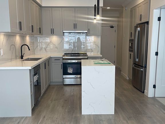 4th image of 12109 223rd St #228