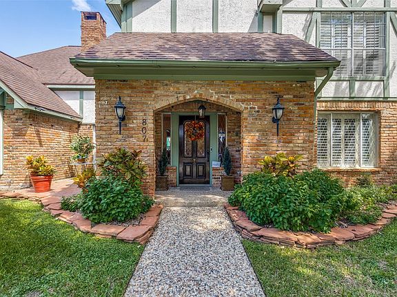 4th image of 807 Longview Dr