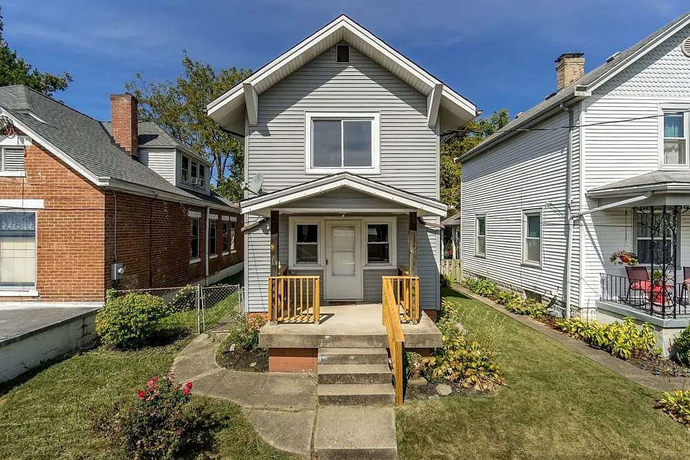 408 Earle Ave photo 1