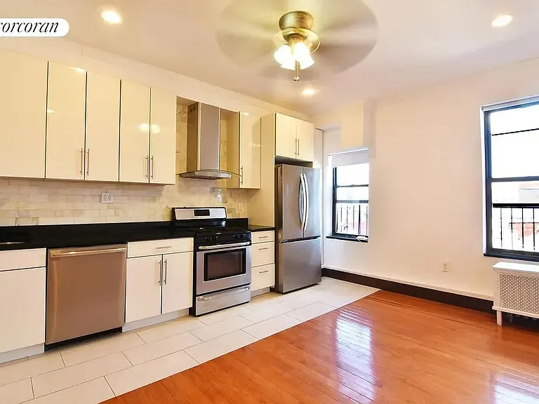 1543 W 1st St #A5 — Photo 1