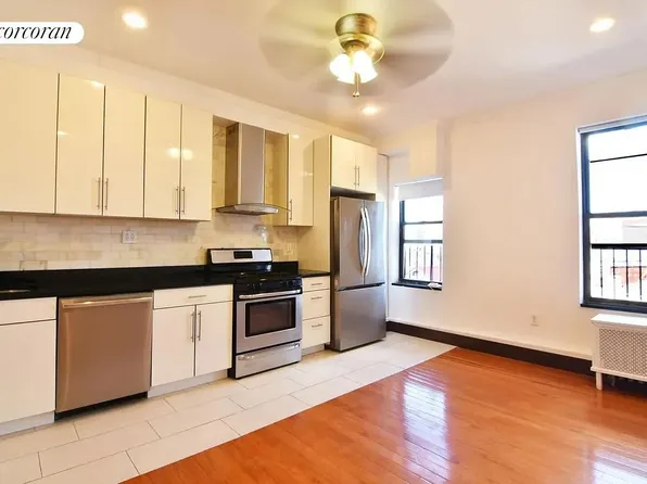1543 West 1st Street image 1 of 6